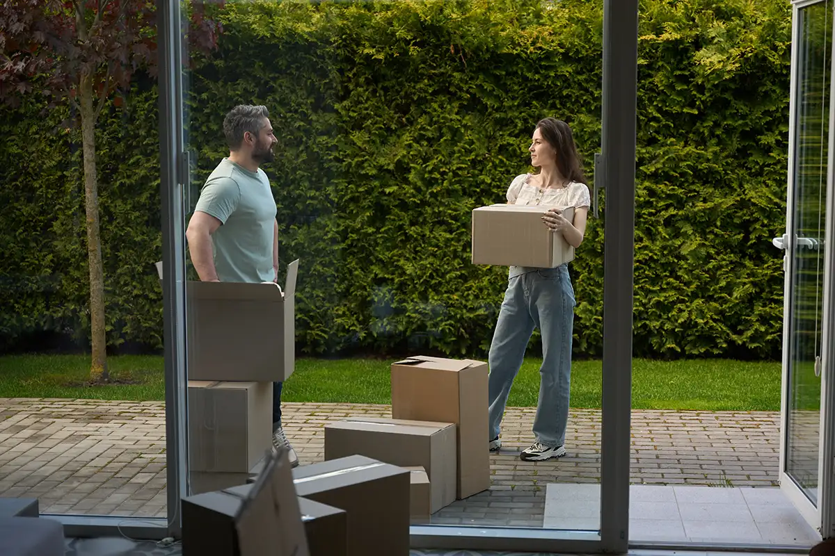 Home Moovers explains how to choose a removals company in Peterborough, with tips on quotes, planning, services, and moving day support.